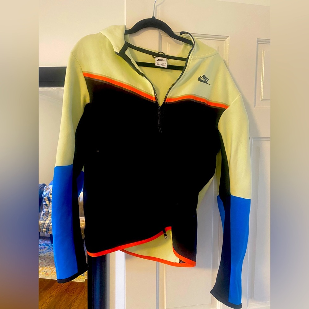 Like new Nike tech hoodie